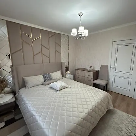 Двухкомнатные Апартаменты На Улице Естая, Дом 83-1 Напротив Тд Тулпар Pavlodar Exterior photo