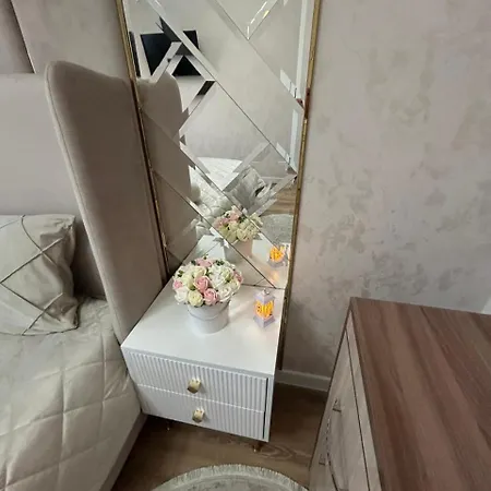 Двухкомнатные Апартаменты На Улице Естая, Дом 83-1 Напротив Тд Тулпар Pavlodar Exterior photo