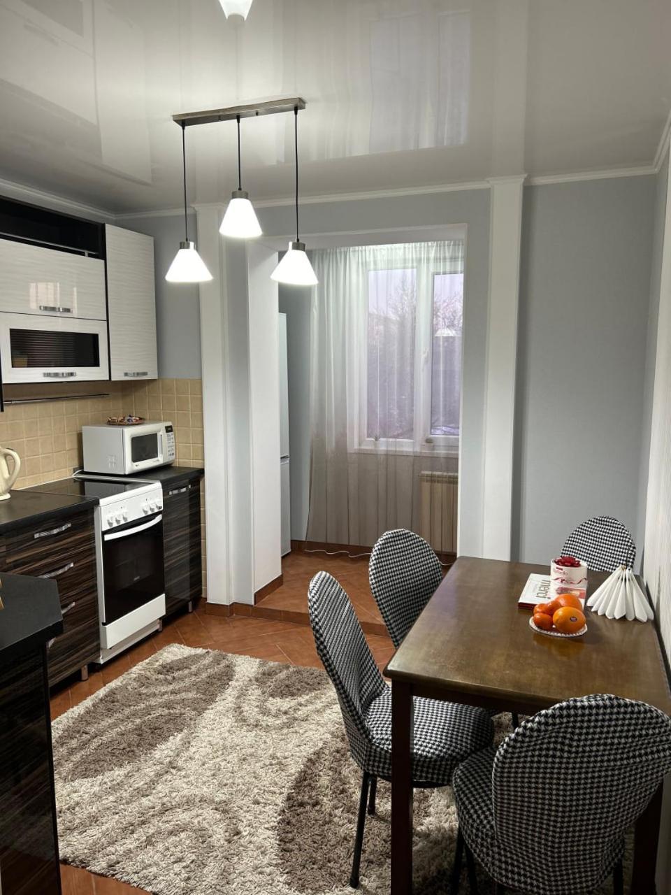 двухкомнатные на улице естая, дом 83-1 напротив тд тулпар Apartment